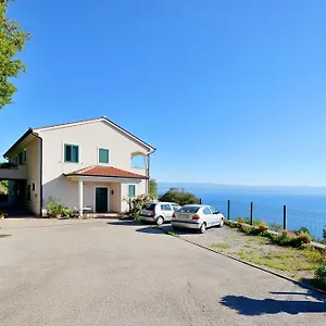 https://apartments-erika.in-istria.net